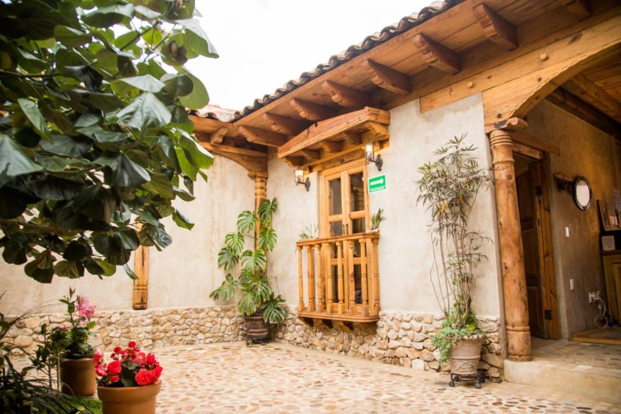Hotel Casa De Gandhi San Cristóbal de Las Casas Екстериор снимка